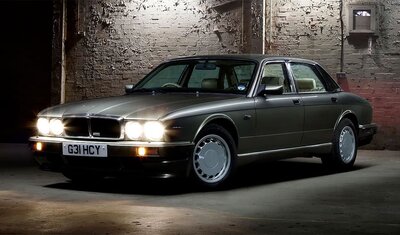 Jaguar XJR