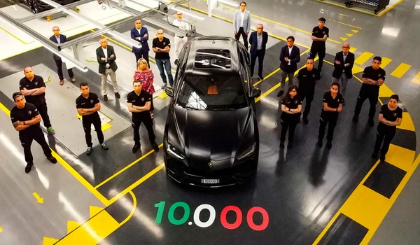 Десятитысячным Lamborghini Urus наградят Россию