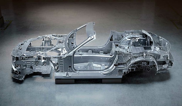 Mercedes-AMG SL встанет на каркас