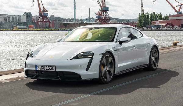 Тест-драйв спорткаров Porsche Taycan и Tesla Model S