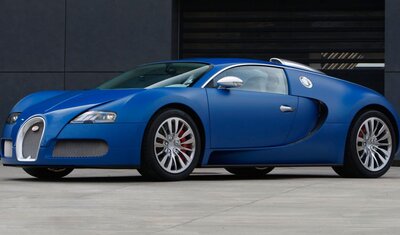 Bugatti Veyron, McLaren MP4-12C и Mercedes SLS