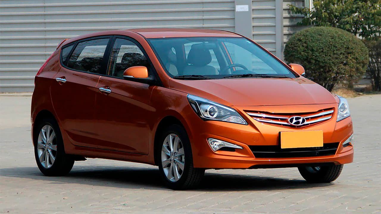 Hyundai solaris вид сзади