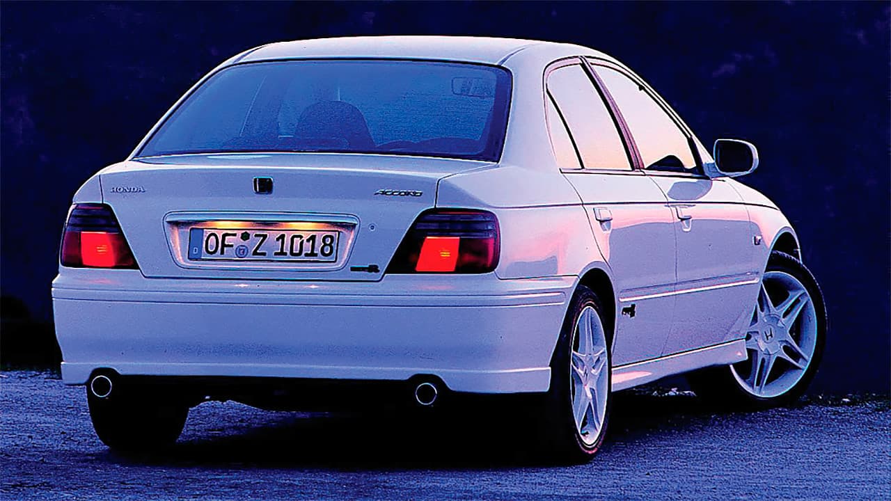 Тест-драйв спортивных автомобилей Alfa Romeo 156 GTA и Honda Accord Type-R