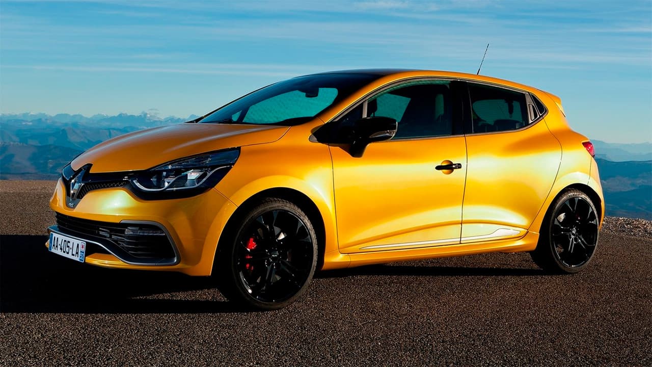 Тест-драйв спорткаров Renault Clio RS 200 и Peugeot 208 GTI