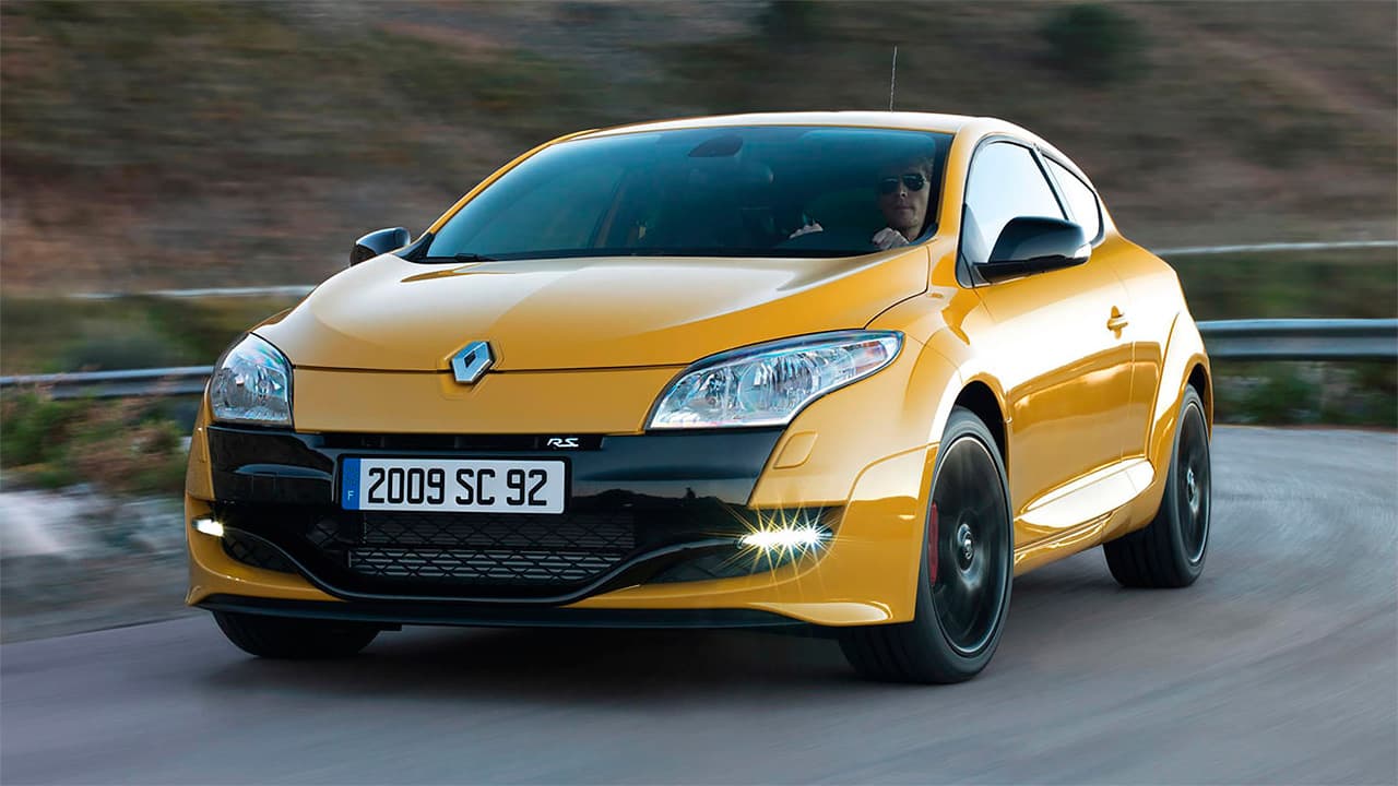 Gs3 автомобиль. Megane RS 2010. Рено спорт купе. Рено Меган 3 РС И гольф. Renault Clio RS 2010.